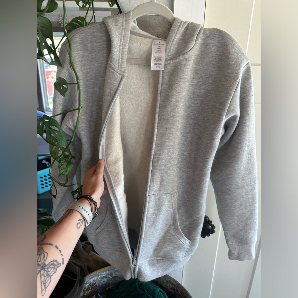 Danskin oversized zip up VERY comfy! And hardly worn! Like new!!